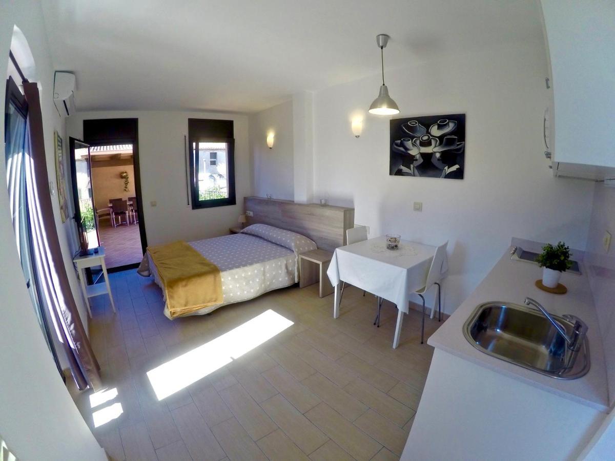 Apartaments Fonda Comerc ตอร์โรเอยา เด มอนต์กรี ภายนอก รูปภาพ