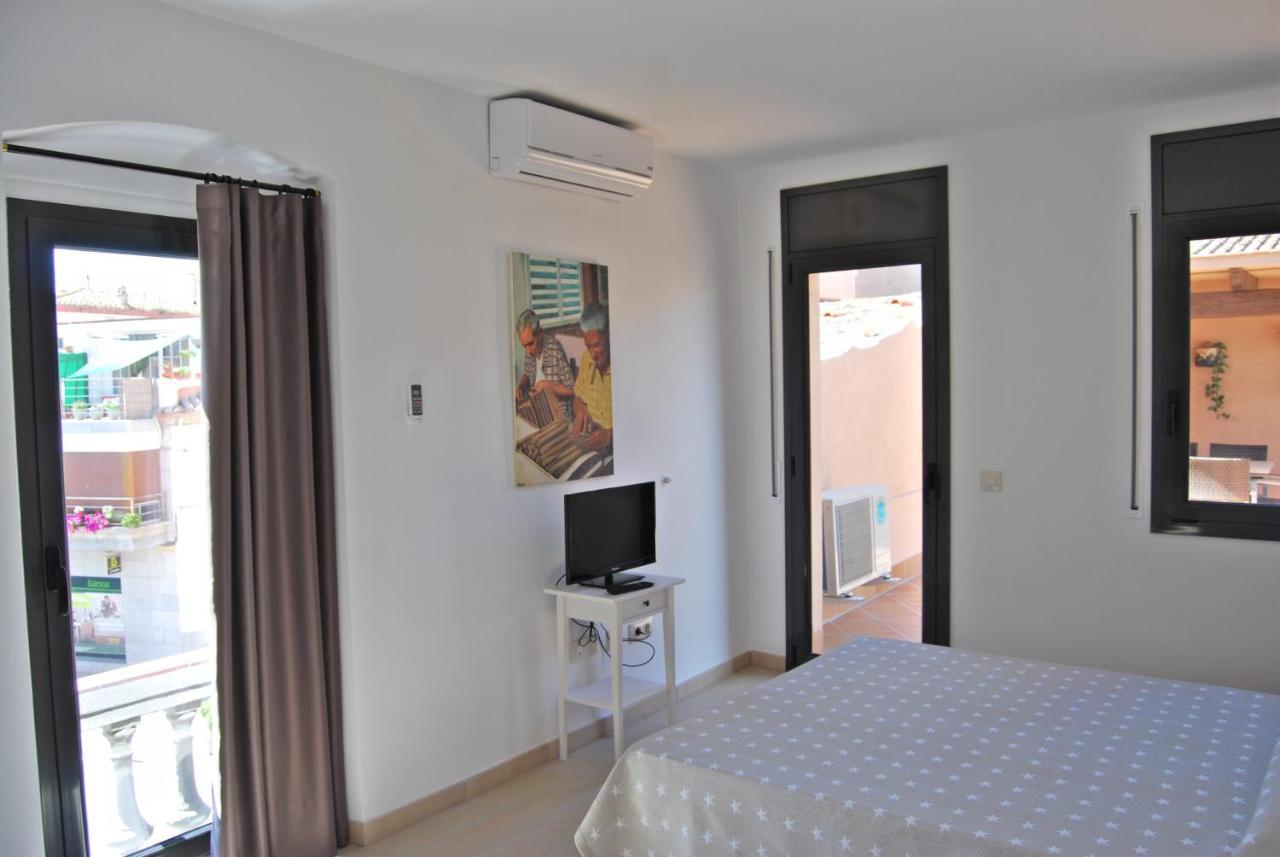 Apartaments Fonda Comerc ตอร์โรเอยา เด มอนต์กรี ภายนอก รูปภาพ