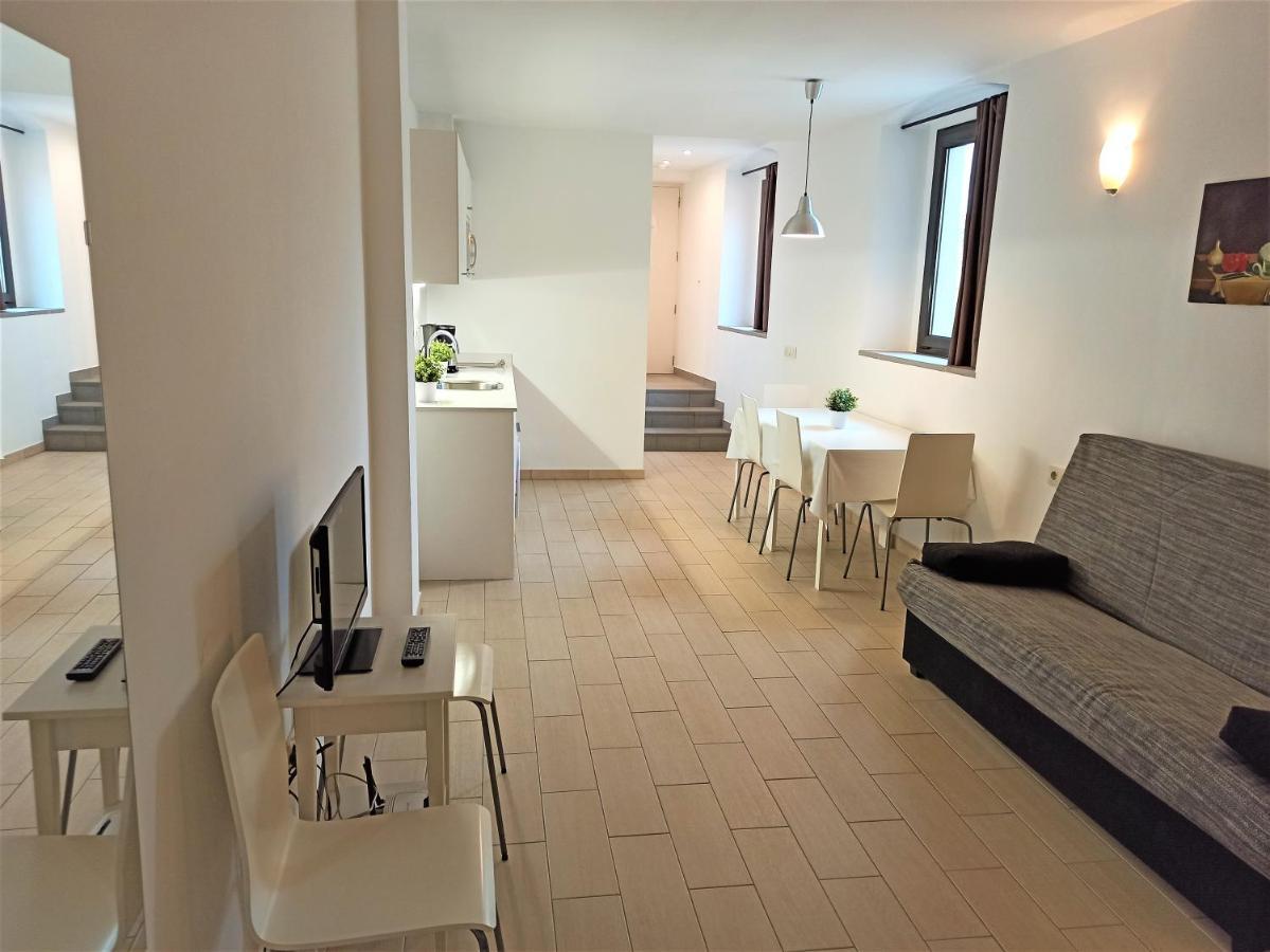 Apartaments Fonda Comerc ตอร์โรเอยา เด มอนต์กรี ภายนอก รูปภาพ