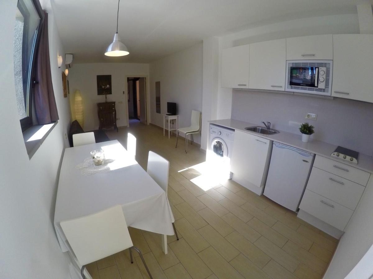 Apartaments Fonda Comerc ตอร์โรเอยา เด มอนต์กรี ภายนอก รูปภาพ