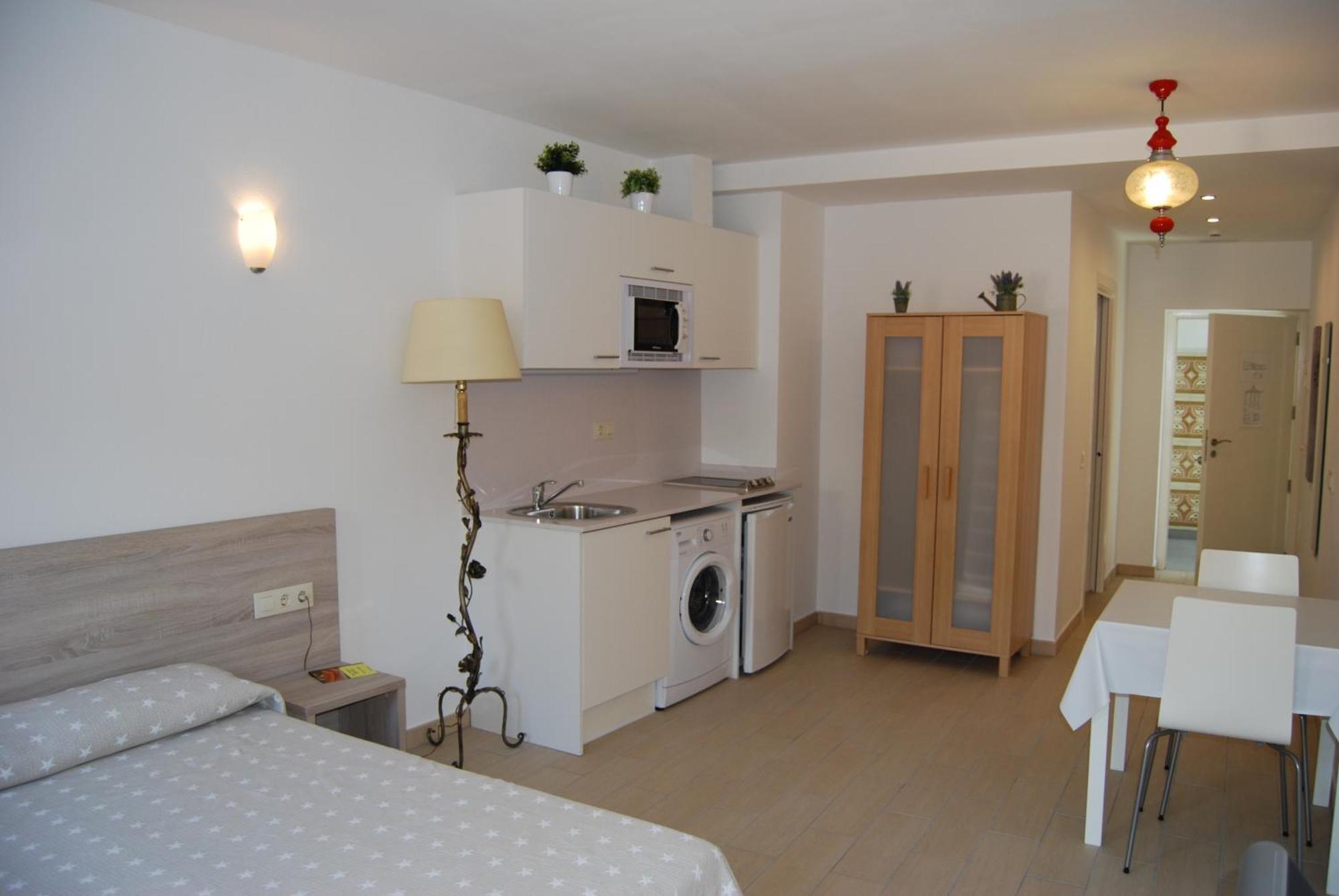 Apartaments Fonda Comerc ตอร์โรเอยา เด มอนต์กรี ภายนอก รูปภาพ