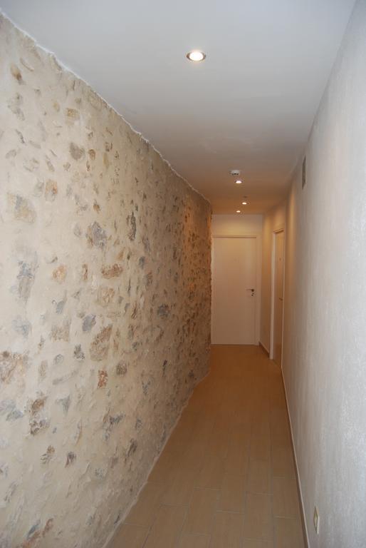 Apartaments Fonda Comerc ตอร์โรเอยา เด มอนต์กรี ภายนอก รูปภาพ